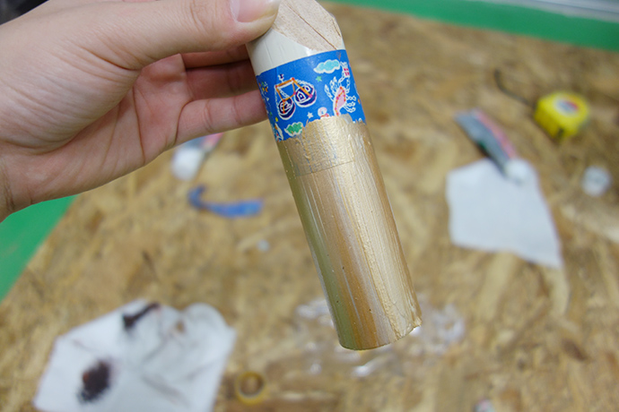 ゼロキューブ(ZERO-CUBE)の廃材をアクリル絵の具で塗った拡大写真